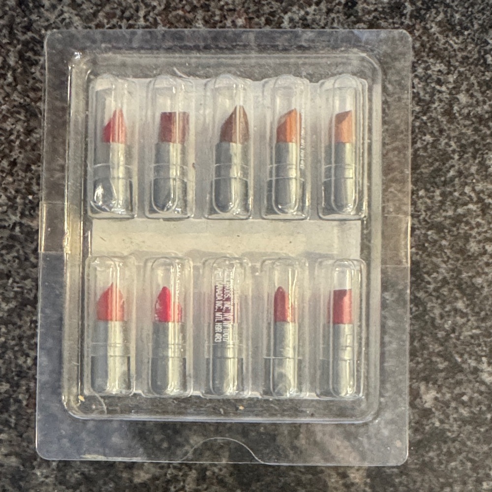 Avon Lipstick Totally Kissable Collection: Luscious Red, Pink, Mauve, Coral Hues